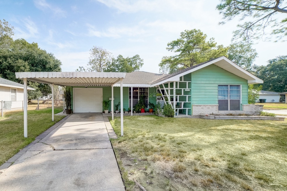 10921 Newton St, Houston, TX 77075 - photo 1