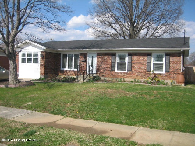 59 Front House view 4/8