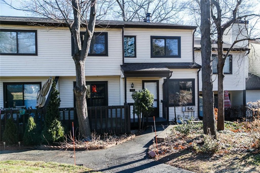 112 Cottonwood Rd unit 112, Newington, CT 06111 - photo 1