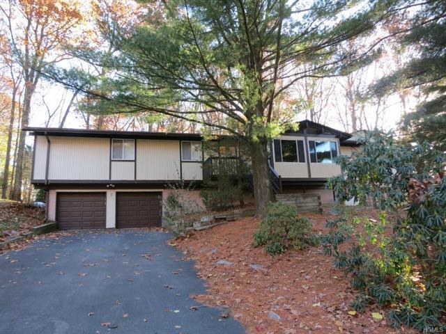 6 Sparrow Ave, Spring Valley, NY 10977 - photo 1