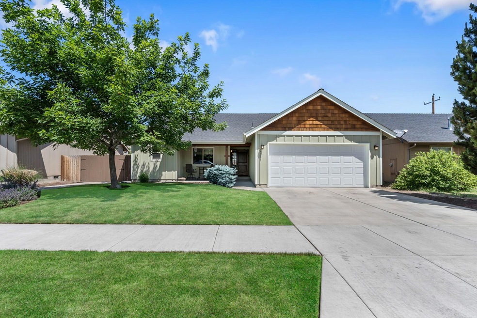 20589 Dylan Loop, Bend, OR 97702 - photo 1