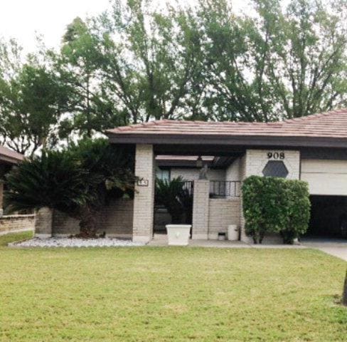 908 Palm Dr, Alamo, TX 78516 - photo 1