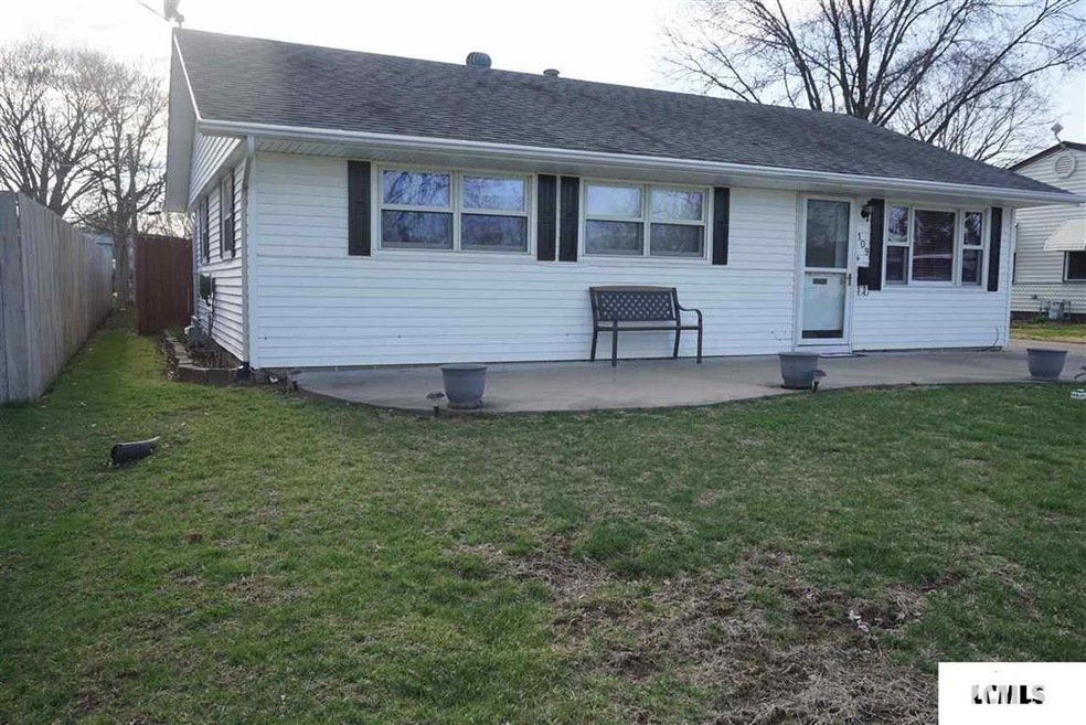 109 Carter Ln, Lincoln, IL 62656 - photo 1