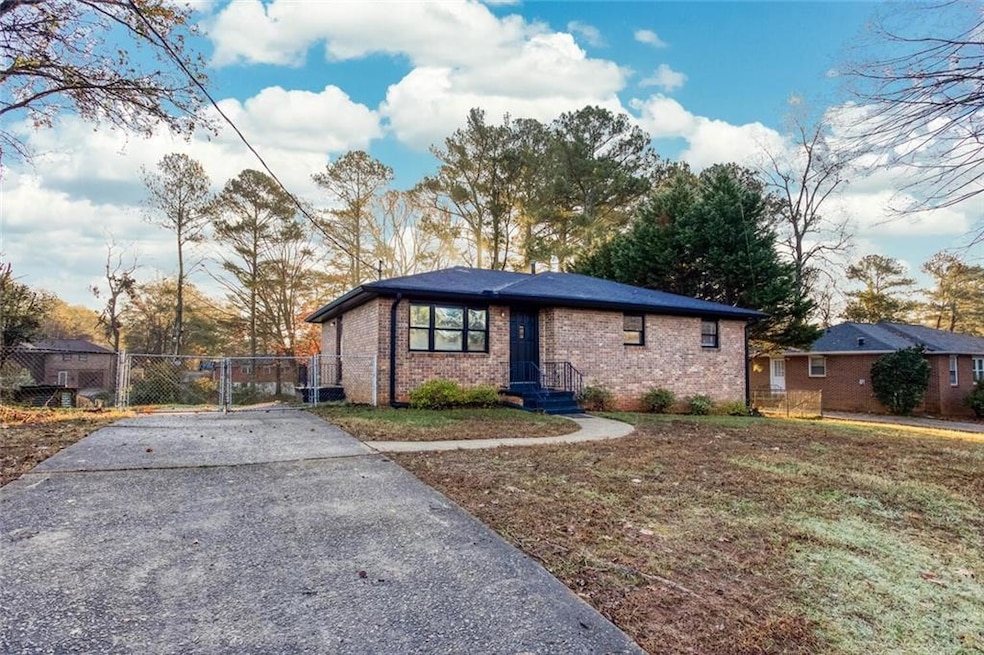 2663 Hicks Rd SW, Marietta, GA 30060 - photo 1