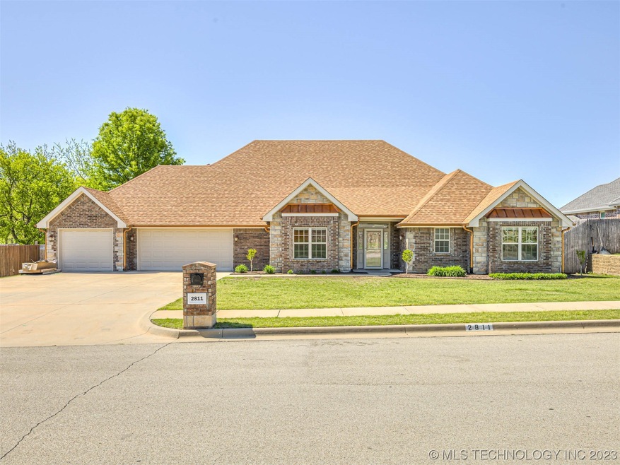 2811 SE Vicksburg St, Bartlesville, OK 74006 - photo 1