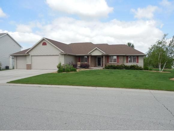 N9122 Jonsch Dr, Appleton, WI 54915 - photo 1