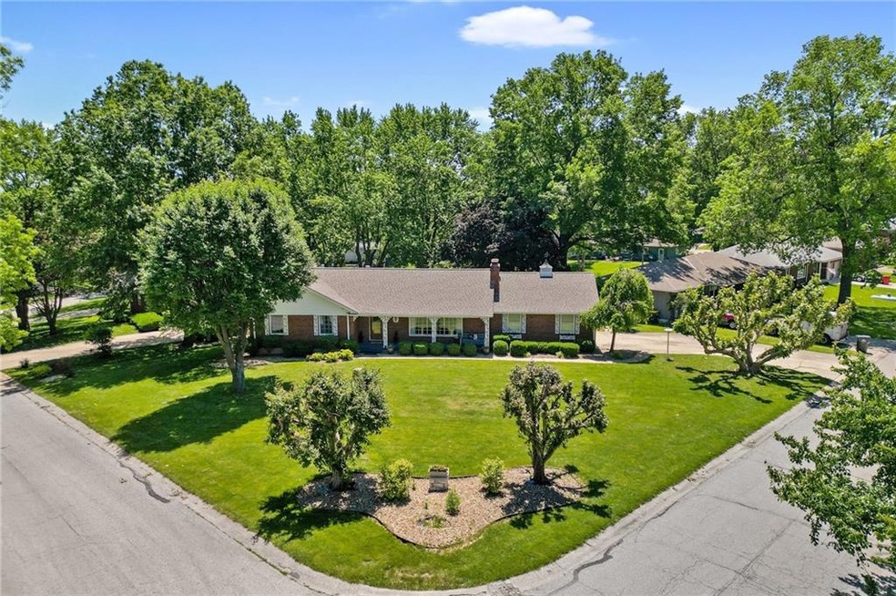 906 NW Range St, Blue Springs, MO 64015 - photo 1