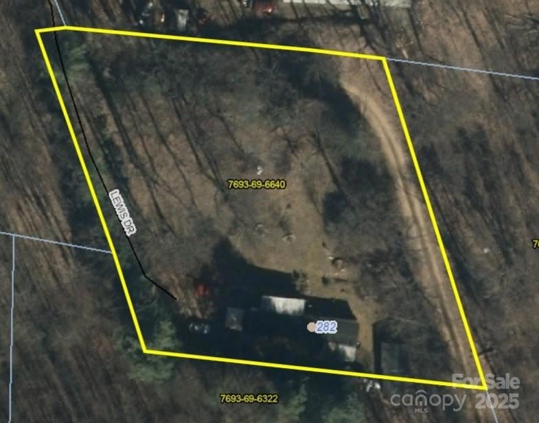 282 Lewis Dr, Waynesville, NC 28786 - photo 1