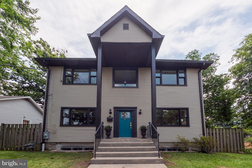 Sold $1,450,000 • Co-Listing Agent