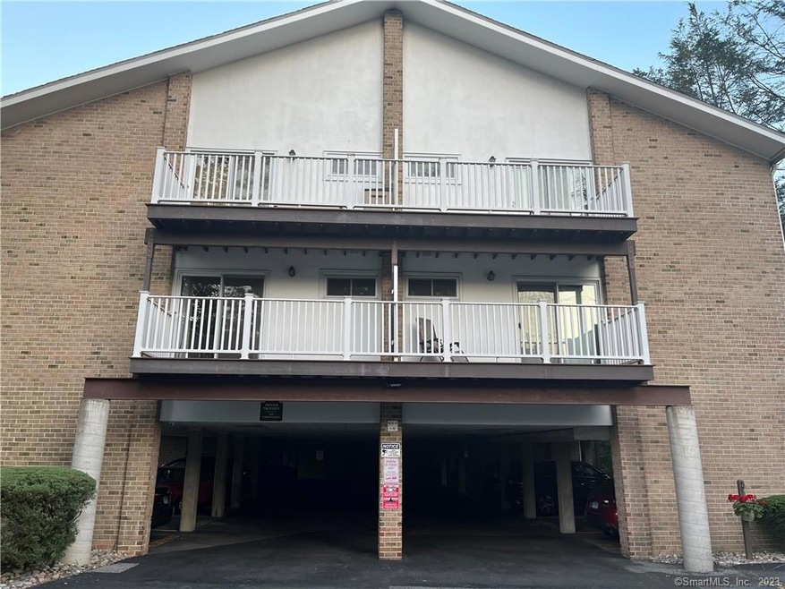 41 Rock Spring Rd unit 1, Stamford, CT 06906 - photo 1