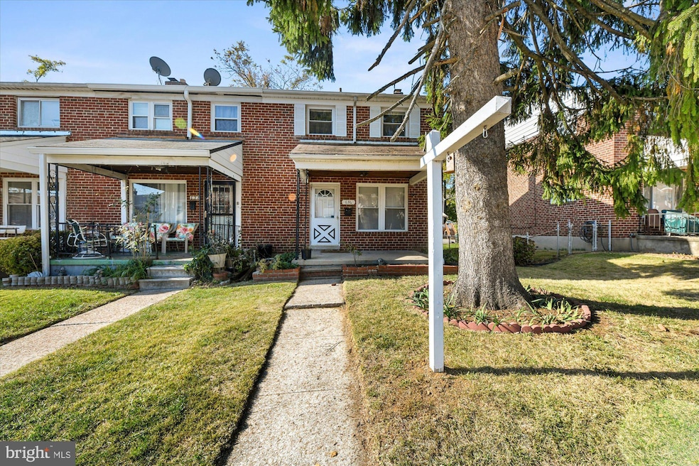 636 Brisbane Rd, Baltimore, MD 21229 - photo 1