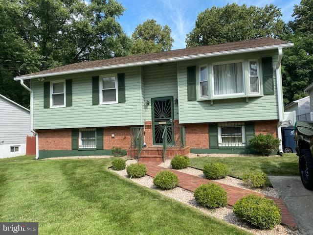 7012 Valley Park Rd, Capitol Heights, MD 20743 - photo 1