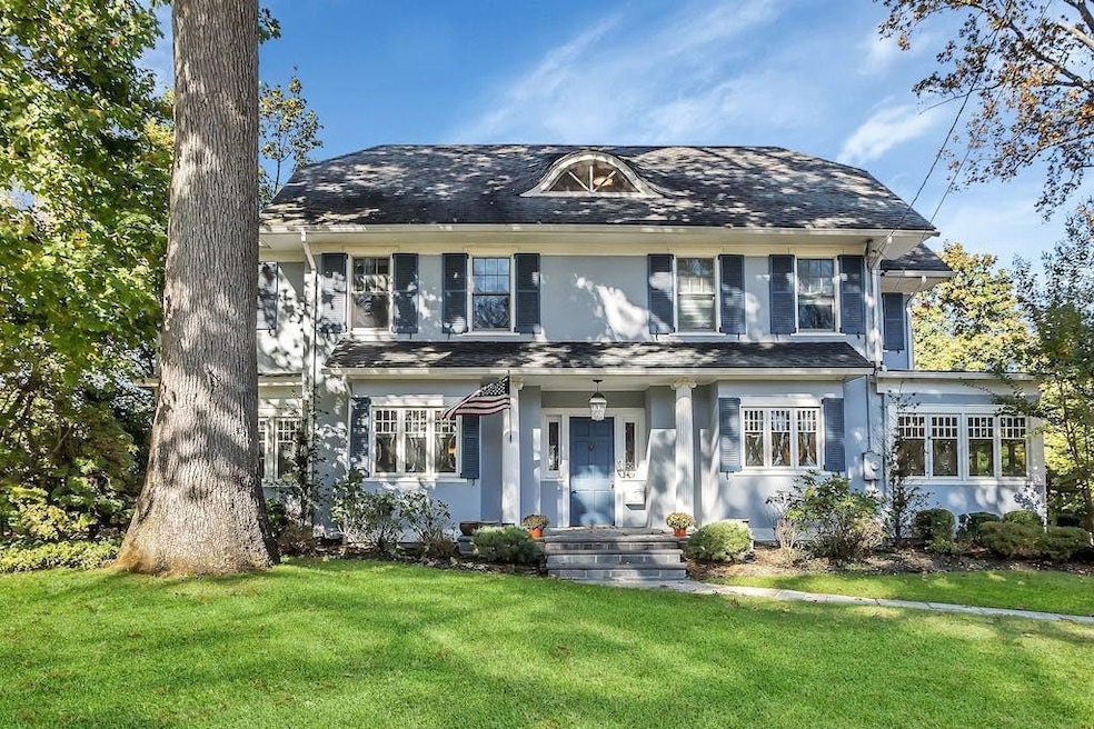 Sold $2,200,000 • Co-Listing Agent