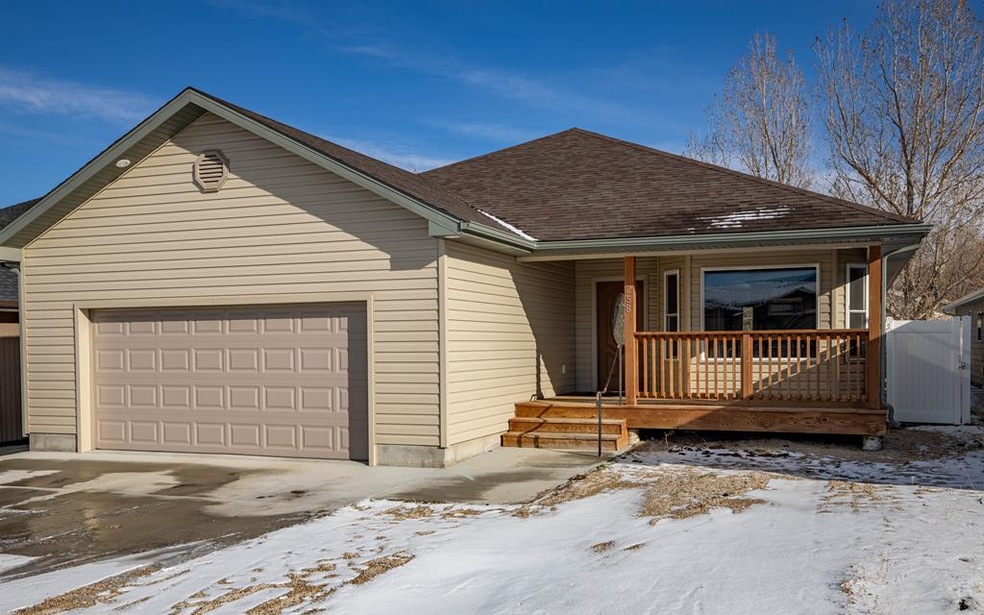 258 Robert St, Cody, WY 82414 - photo 1
