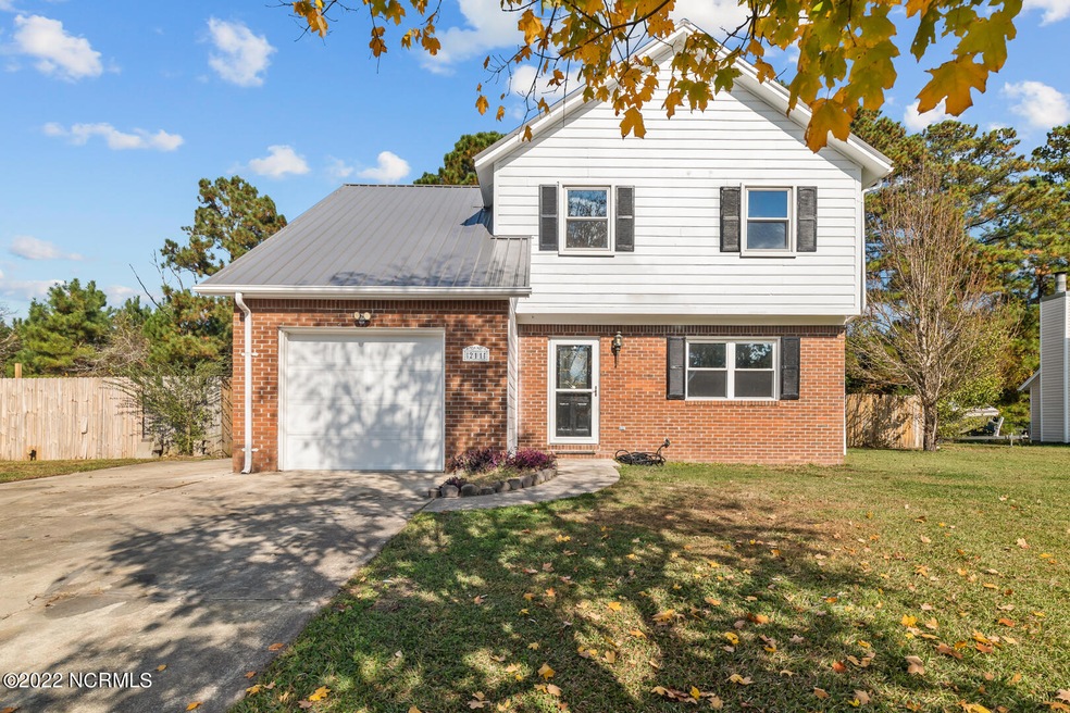 211 Spruce Ct, Jacksonville, NC 28546 - photo 1