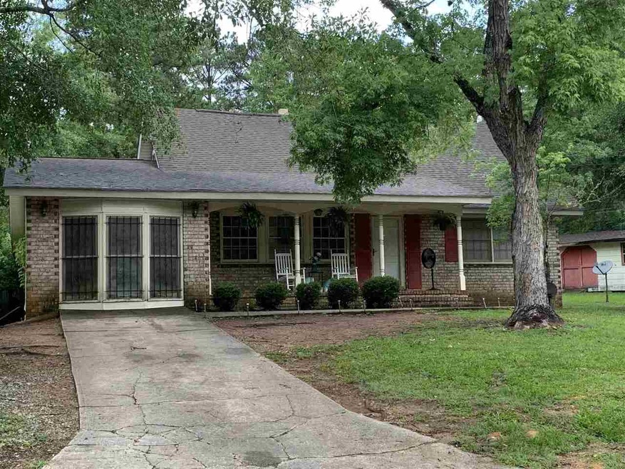 129 Maplewood Ave SW, Milledgeville, GA 31061 - photo 1