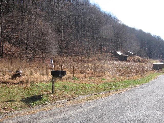 626 Stewart Simmons Rd, Deep Gap, NC 28618 - photo 1