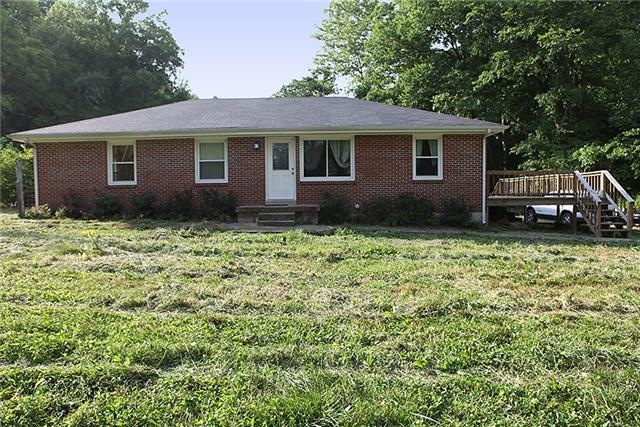 Home at end of 1/2 mile easement.  This home offers the ultimate in privacy and wildlife in a country setting that is close to town and Natchez Trace Parkway.