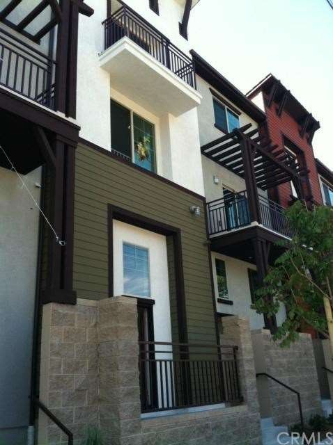 Front exterior with convenient, direct-access to E