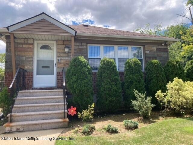 262-04 60th Ave, Little Neck, NY 11362 - photo 1