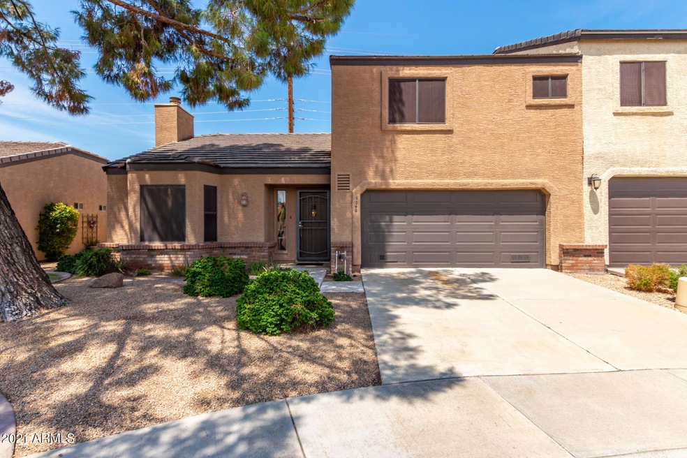 9040 N 14th Dr, Phoenix, AZ 85021 - photo 1