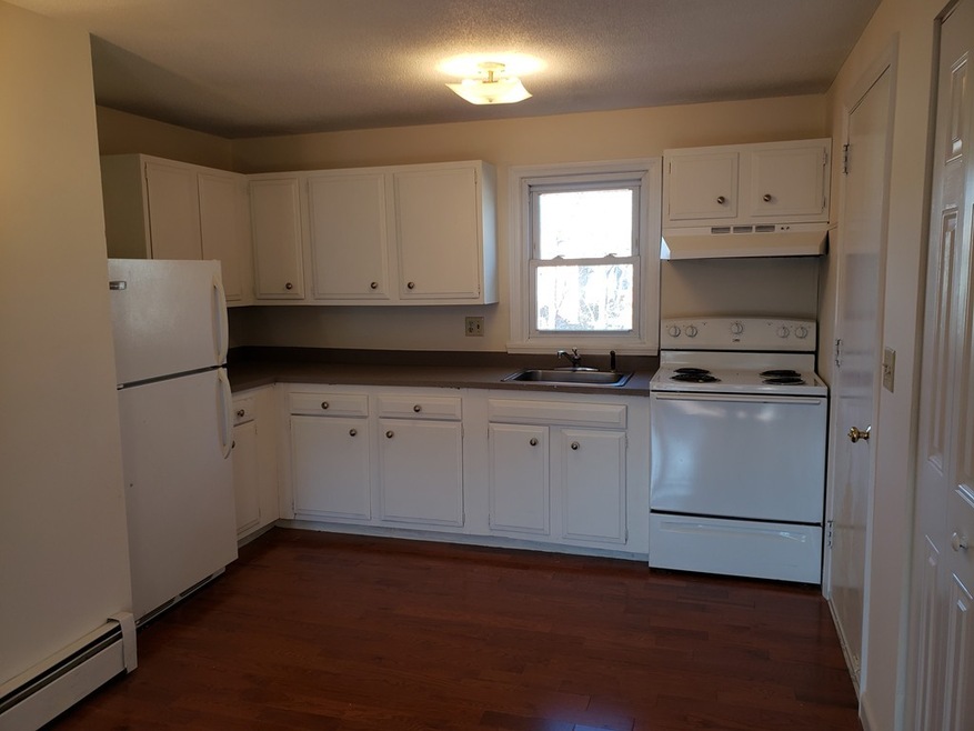 45 Holyoke St unit H, Easthampton, MA 01027 - photo 1