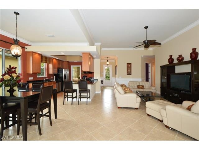 Open Floor plan with larger Tiles on the Diagonal