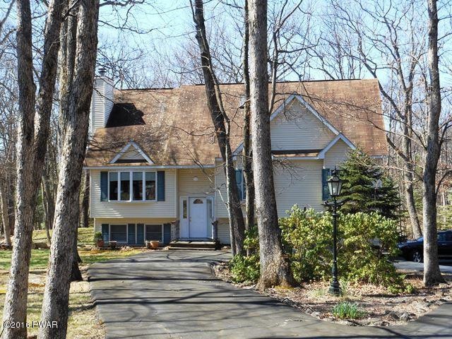 803 Kinglet Ct, Hawley, PA 18428 - photo 1