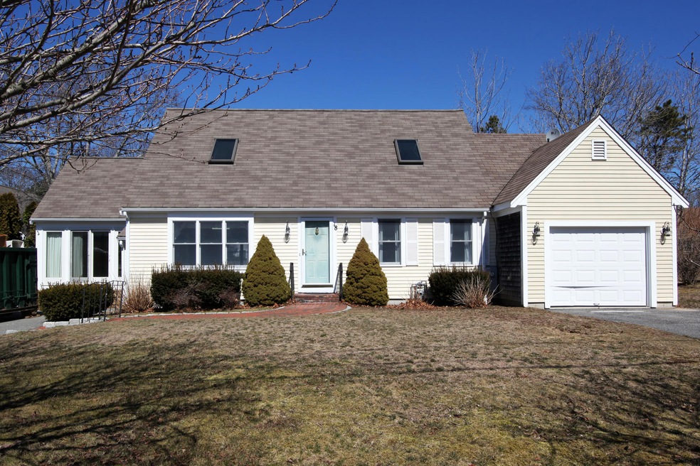 18 Chestnut St, Teaticket, MA 02536 - photo 1