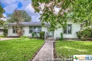 1020 E Humphreys St, Seguin, TX 78155 - photo 1