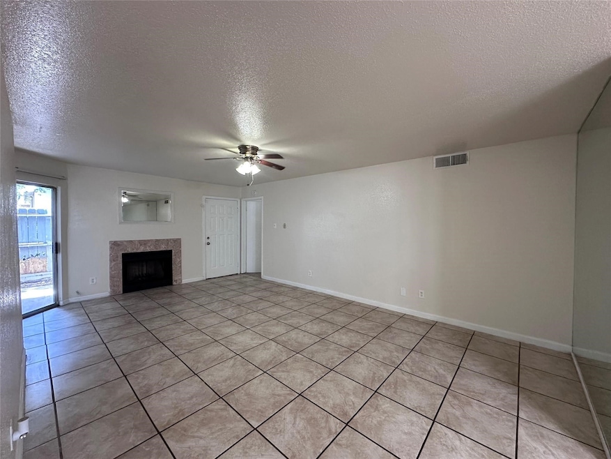 9700 Leawood Blvd unit 1113, Houston, TX 77099 - photo 1
