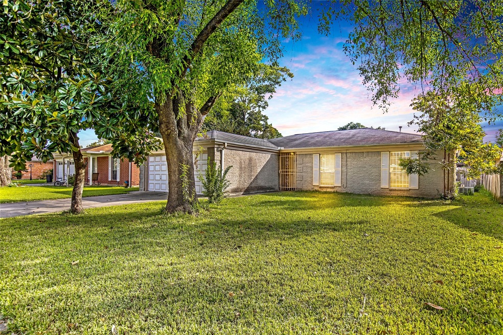 13906 Crosswood Rd, Houston, TX 77038 - photo 1