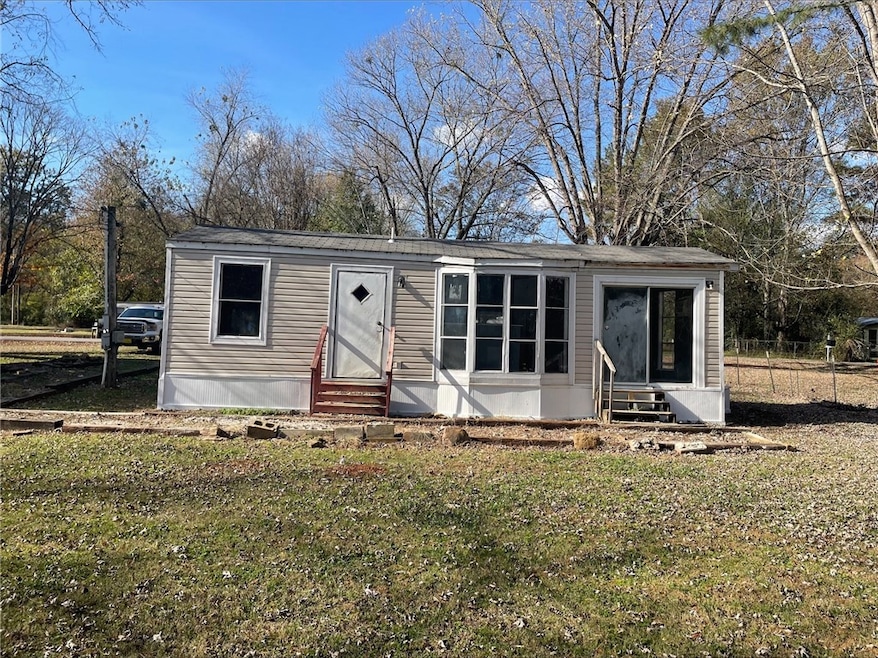 604 Graham St, Mountainburg, AR 72946 - photo 1