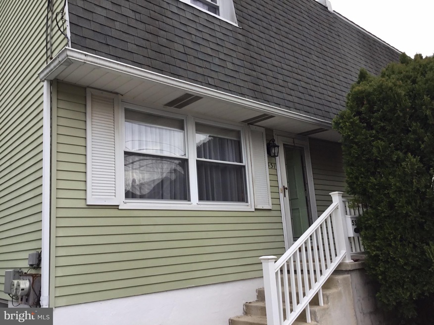531 Pershing Ave, Darby, PA 19023 - photo 1