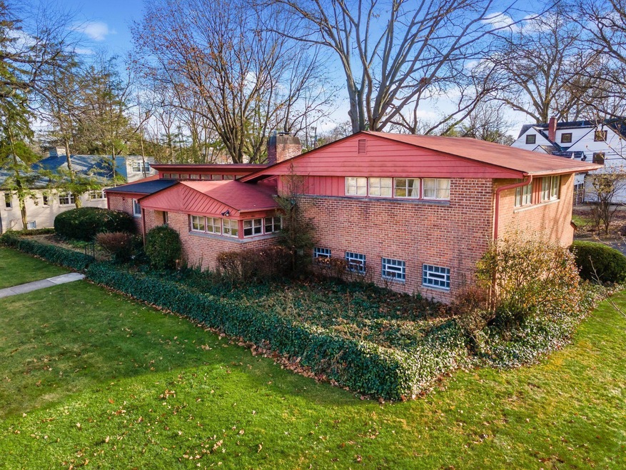 2711 Brentwood Rd, Columbus, OH 43209 - photo 1