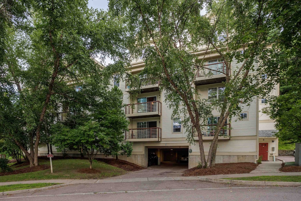 209 Hildred Dr, Burlington, VT 05401 - photo 1