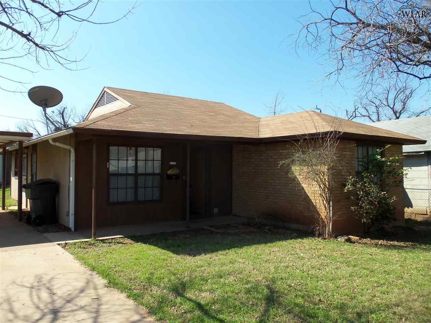 1225 33rd St, Wichita Falls, TX 76302 - photo 1