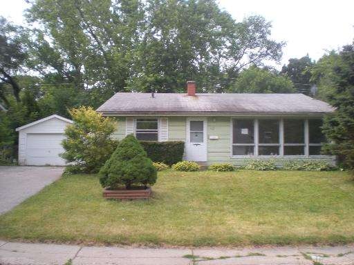 113 Granada Rd, Carpentersville, IL 60110 - photo 1