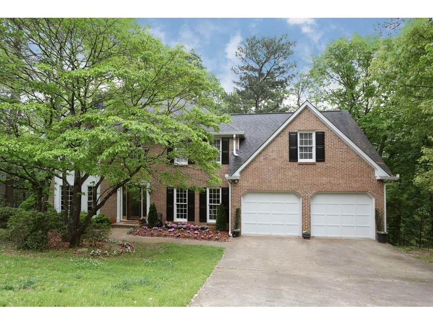 Beautiful brick front home in sought after Rivermo