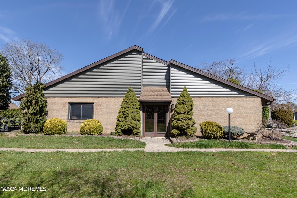 15 Danbury Ct, Red Bank, NJ 07701 - photo 1