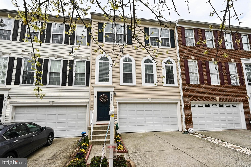 42817 Shaler St, Chantilly, VA 20152 - photo 1