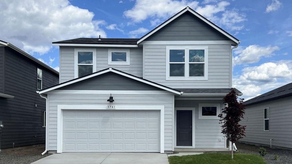 For Sale $467,995 • Co-Listing Agent