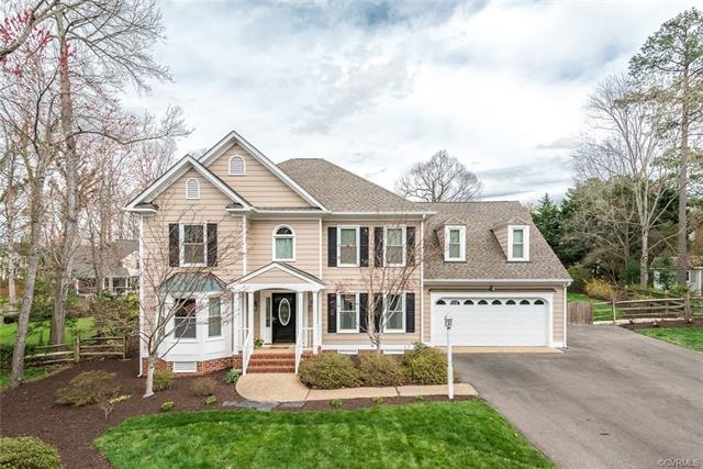 Beautiful transitional home on cul-de-sac