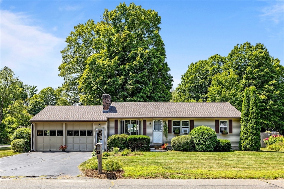 2 Little St, Easthampton, MA 01027 - photo 1