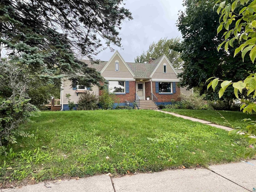 4831 Cooke St, Duluth, MN 55804 - photo 1