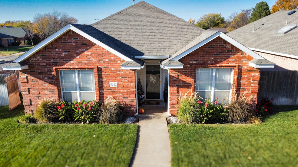6232 Oakcrest Ln, Amarillo, TX 79109 - photo 1