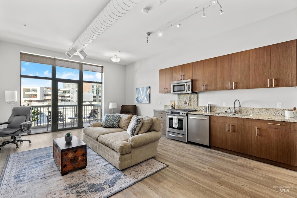 Sold • Co-Listing Agent