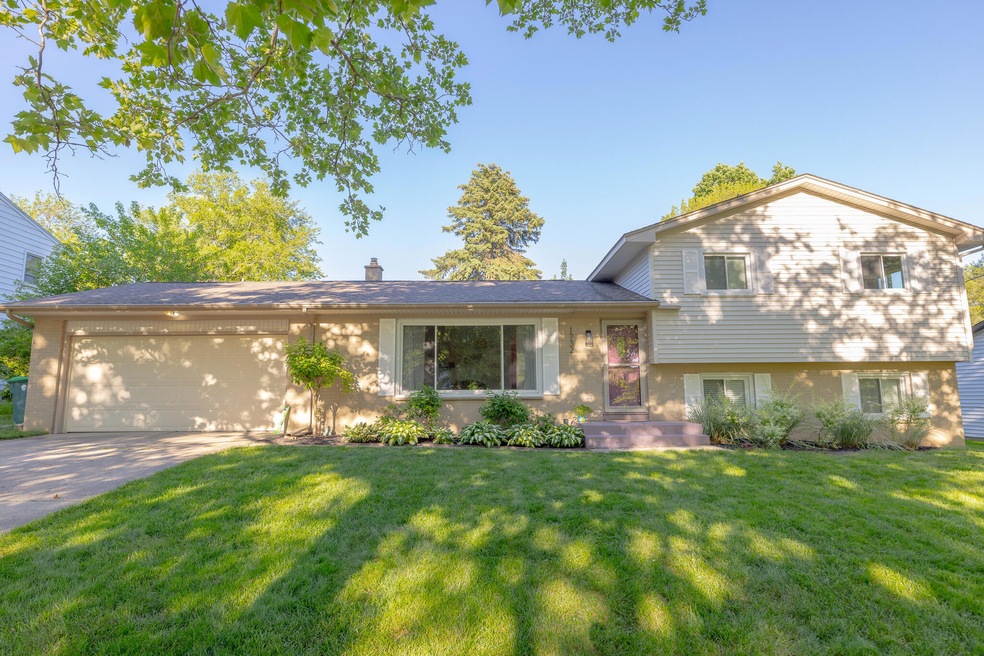 1732 Auburn Ave NE, Grand Rapids, MI 49505 - photo 1