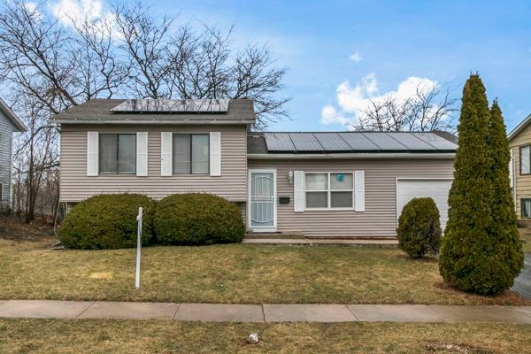 3418 Chambord Ln, Hazel Crest, IL 60429 - photo 1