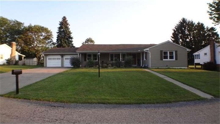 6256 Fairway Ln, Allentown, PA 18106 - photo 1